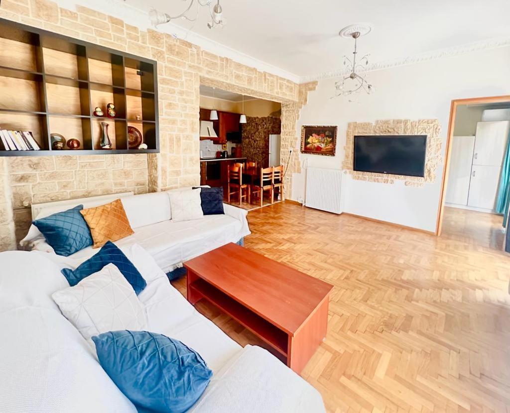 Apartamento Neoclassical 2bed In Kallimarmaro Atenas