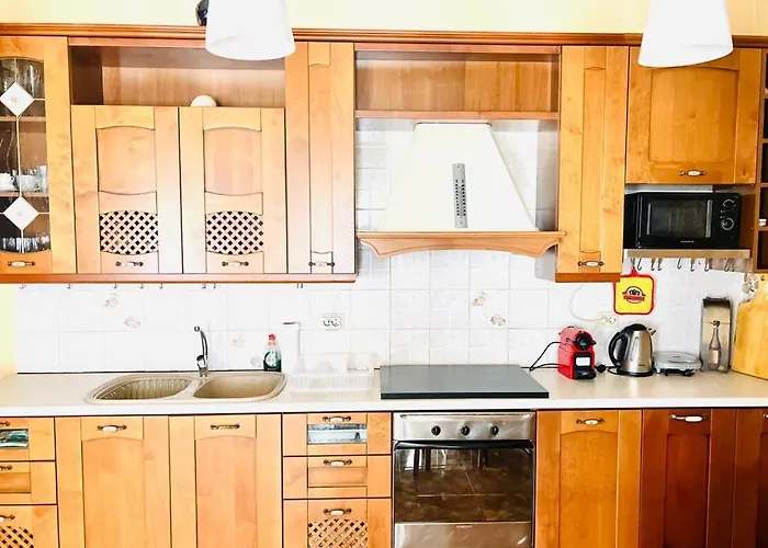 Neoclassical 2Bed In Kallimarmaro